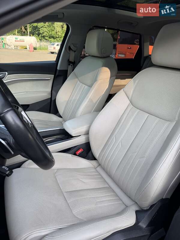 Позашляховик / Кросовер Audi e-tron 2019 в Києві