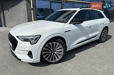 Внедорожник / Кроссовер Audi e-tron 2019 в 