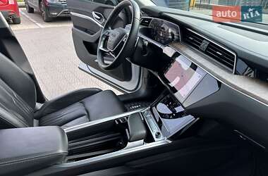 Внедорожник / Кроссовер Audi e-tron 2019 в 