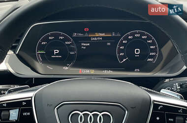 Внедорожник / Кроссовер Audi e-tron 2022 в 