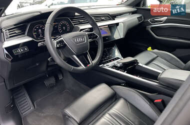 Внедорожник / Кроссовер Audi e-tron 2022 в 
