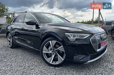 Внедорожник / Кроссовер Audi e-tron 2022 в 