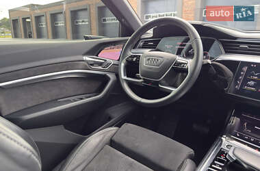 Внедорожник / Кроссовер Audi e-tron 2020 в 