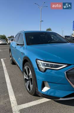 Внедорожник / Кроссовер Audi e-tron 2019 в 