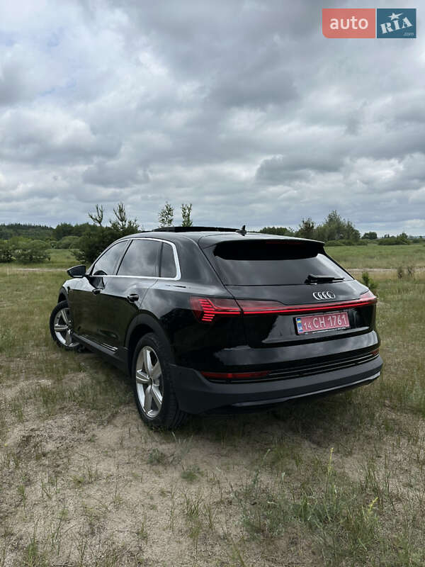 Позашляховик / Кросовер Audi e-tron 2022 в Харкові