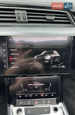 Внедорожник / Кроссовер Audi e-tron 2022 в 
