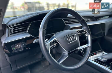 Внедорожник / Кроссовер Audi e-tron 2019 в 