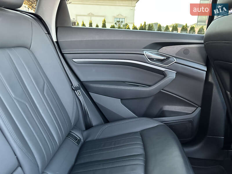 Внедорожник / Кроссовер Audi e-tron 2019 в Мукачево