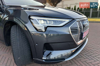 Внедорожник / Кроссовер Audi e-tron 2019 в 