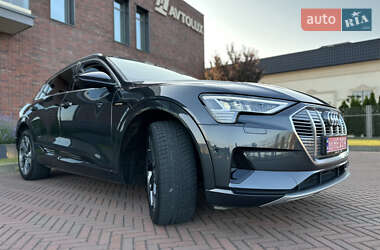Внедорожник / Кроссовер Audi e-tron 2019 в 