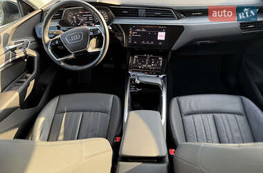 Внедорожник / Кроссовер Audi e-tron 2021 в 