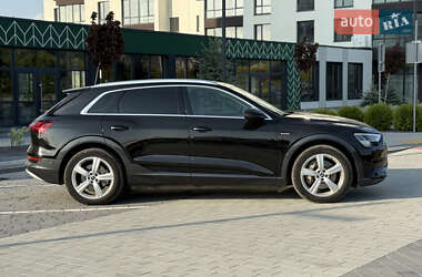 Внедорожник / Кроссовер Audi e-tron 2021 в 