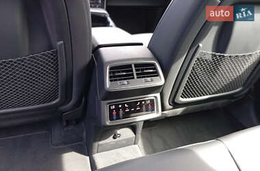 Внедорожник / Кроссовер Audi e-tron 2019 в 