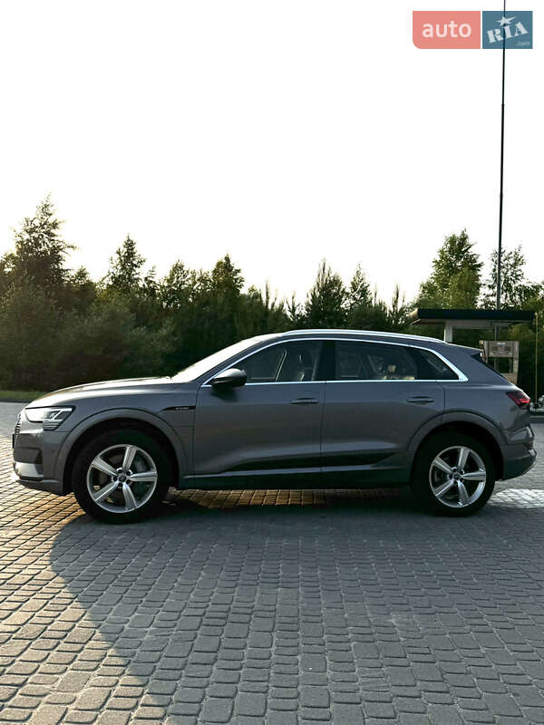 Внедорожник / Кроссовер Audi e-tron 2020 в Львове