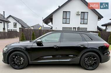 Внедорожник / Кроссовер Audi e-tron 2022 в 