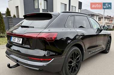 Внедорожник / Кроссовер Audi e-tron 2022 в 