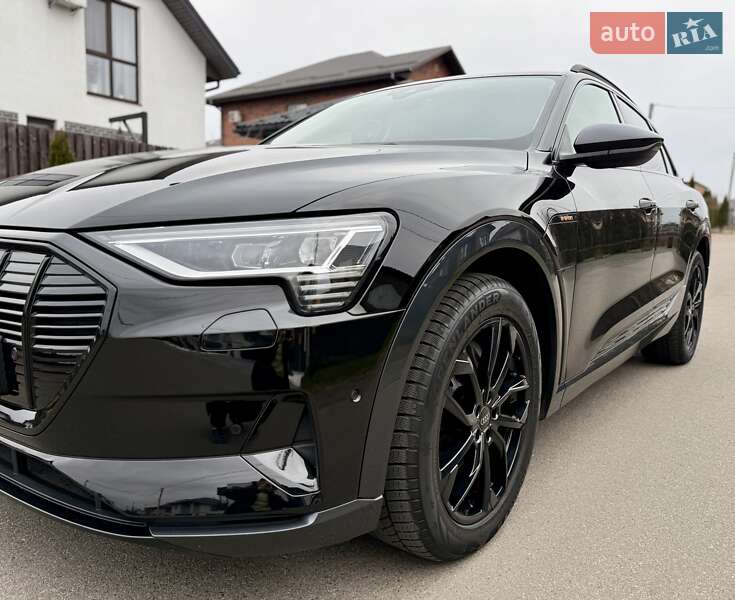 Позашляховик / Кросовер Audi e-tron 2022 в Києві
