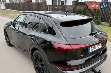 Внедорожник / Кроссовер Audi e-tron 2022 в 