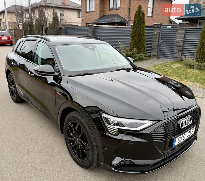 Позашляховик / Кросовер Audi e-tron 2022 в Києві