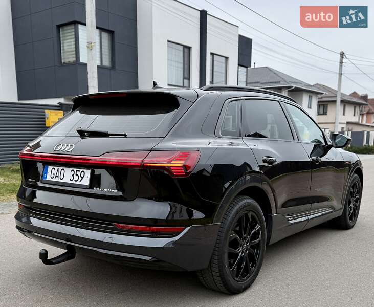 Позашляховик / Кросовер Audi e-tron 2022 в Києві