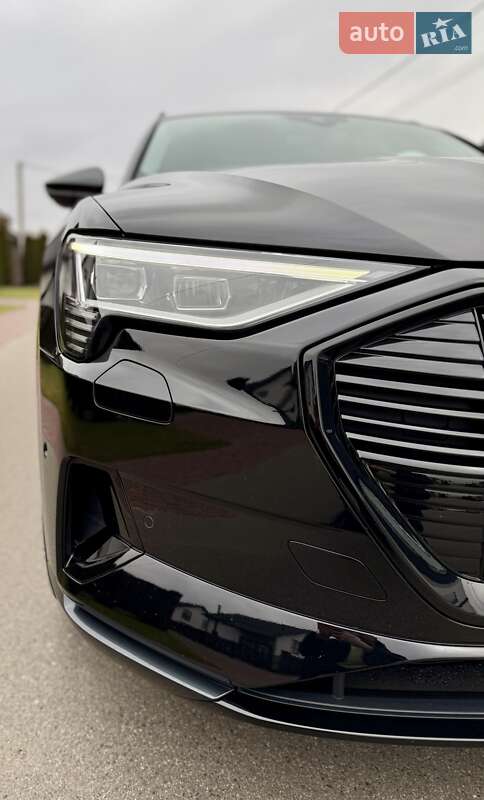 Позашляховик / Кросовер Audi e-tron 2022 в Києві