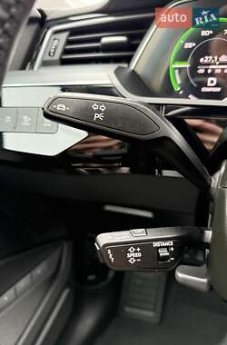 Внедорожник / Кроссовер Audi e-tron 2022 в 