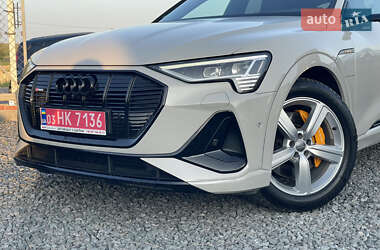 Внедорожник / Кроссовер Audi e-tron 2021 в 