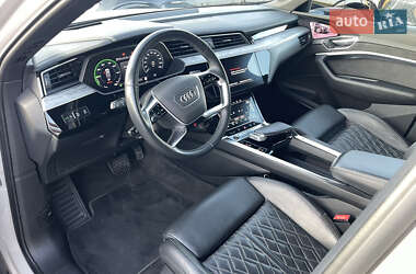 Внедорожник / Кроссовер Audi e-tron 2021 в 