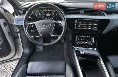 Внедорожник / Кроссовер Audi e-tron 2021 в 