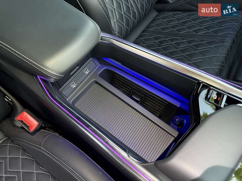Внедорожник / Кроссовер Audi e-tron 2022 в Ужгороде