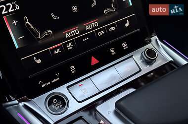 Внедорожник / Кроссовер Audi e-tron 2022 в 