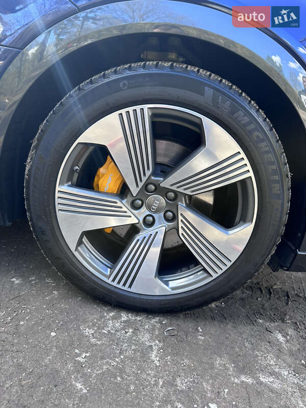 Внедорожник / Кроссовер Audi e-tron 2020 в Львове