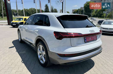 Внедорожник / Кроссовер Audi e-tron 2023 в 