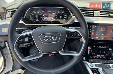 Внедорожник / Кроссовер Audi e-tron 2023 в 
