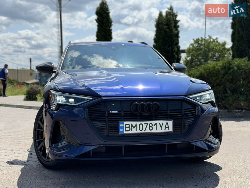 Внедорожник / Кроссовер Audi e-tron 2022 в Сумах