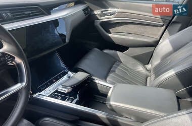 Внедорожник / Кроссовер Audi e-tron 2020 в 
