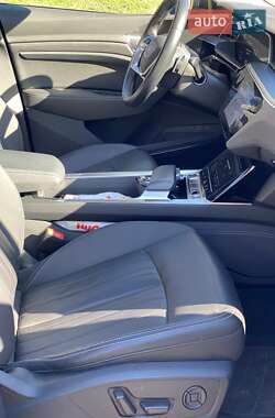 Внедорожник / Кроссовер Audi e-tron 2021 в 