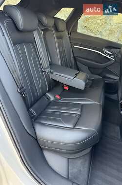 Внедорожник / Кроссовер Audi e-tron 2020 в 