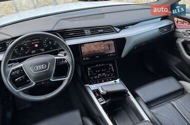 Внедорожник / Кроссовер Audi e-tron 2020 в 