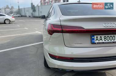 Внедорожник / Кроссовер Audi e-tron 2021 в 