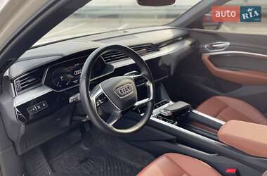 Внедорожник / Кроссовер Audi e-tron 2021 в 