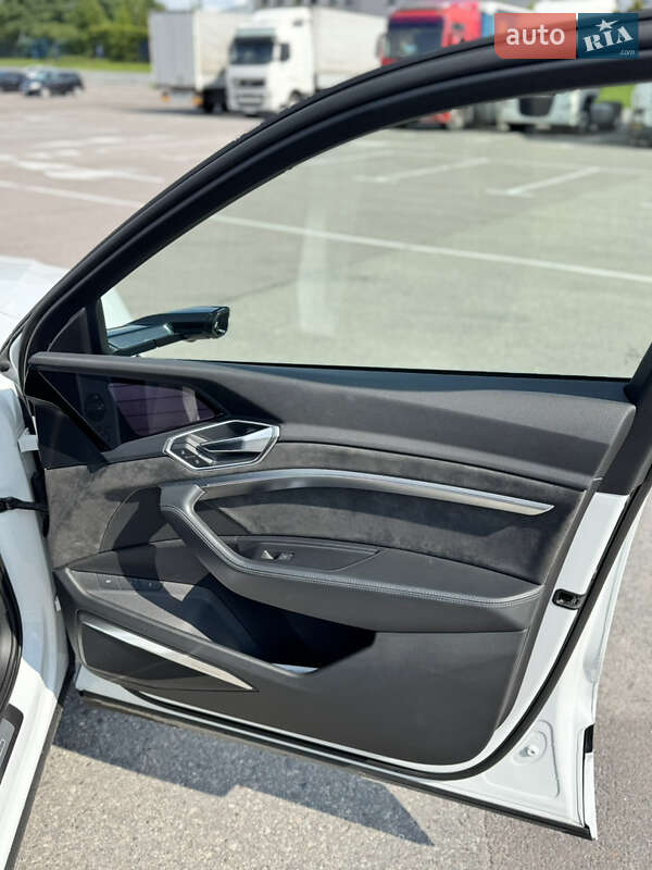 Позашляховик / Кросовер Audi e-tron 2019 в Львові