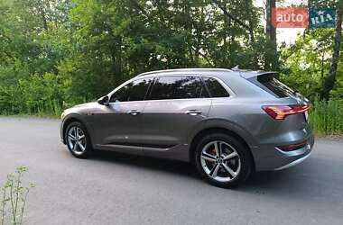 Внедорожник / Кроссовер Audi e-tron 2019 в 