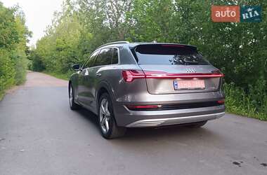 Внедорожник / Кроссовер Audi e-tron 2019 в 