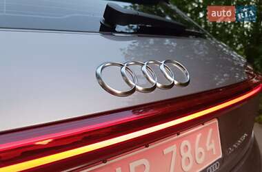 Внедорожник / Кроссовер Audi e-tron 2019 в 