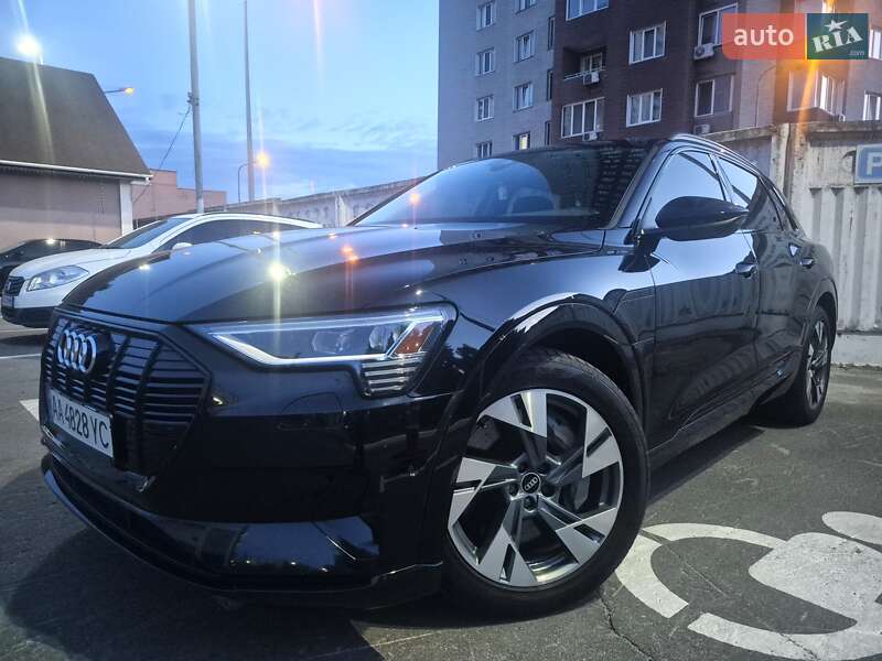 Внедорожник / Кроссовер Audi e-tron 2020 в Киеве