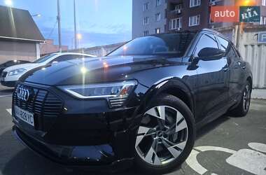 Внедорожник / Кроссовер Audi e-tron 2020 в 