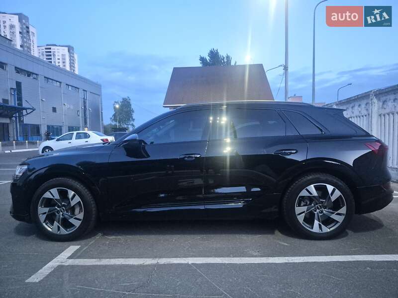 Внедорожник / Кроссовер Audi e-tron 2020 в Киеве