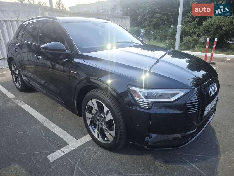 Внедорожник / Кроссовер Audi e-tron 2020 в Киеве