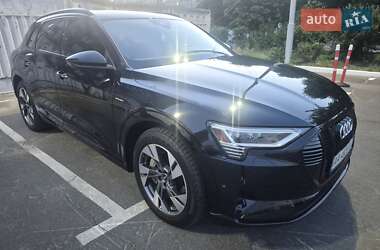 Внедорожник / Кроссовер Audi e-tron 2020 в 